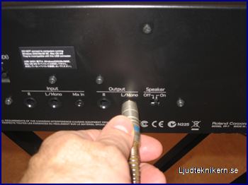 1.14. Om du har mixerbordet närmare än cirka 10 meter kabellängd kan du istället ansluta en telekabel från instrumentets line out ...